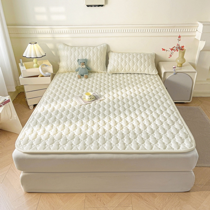 91家纺网 家纺一手货源 找家纺 LIFE.丽芙 2025新款水洗原棉单件蝴蝶结绗缝夹棉床褥垫子三件套 蝴蝶结床褥垫-奶昔白