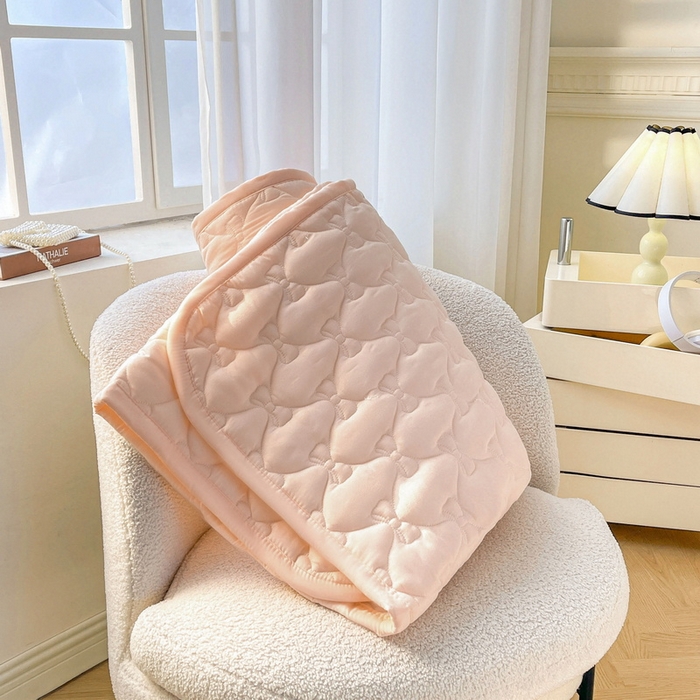 91家纺网 家纺一手货源 找家纺 LIFE.丽芙 2025新款水洗原棉单件蝴蝶结绗缝夹棉床褥垫子三件套 蝴蝶结床褥垫-奶油粉