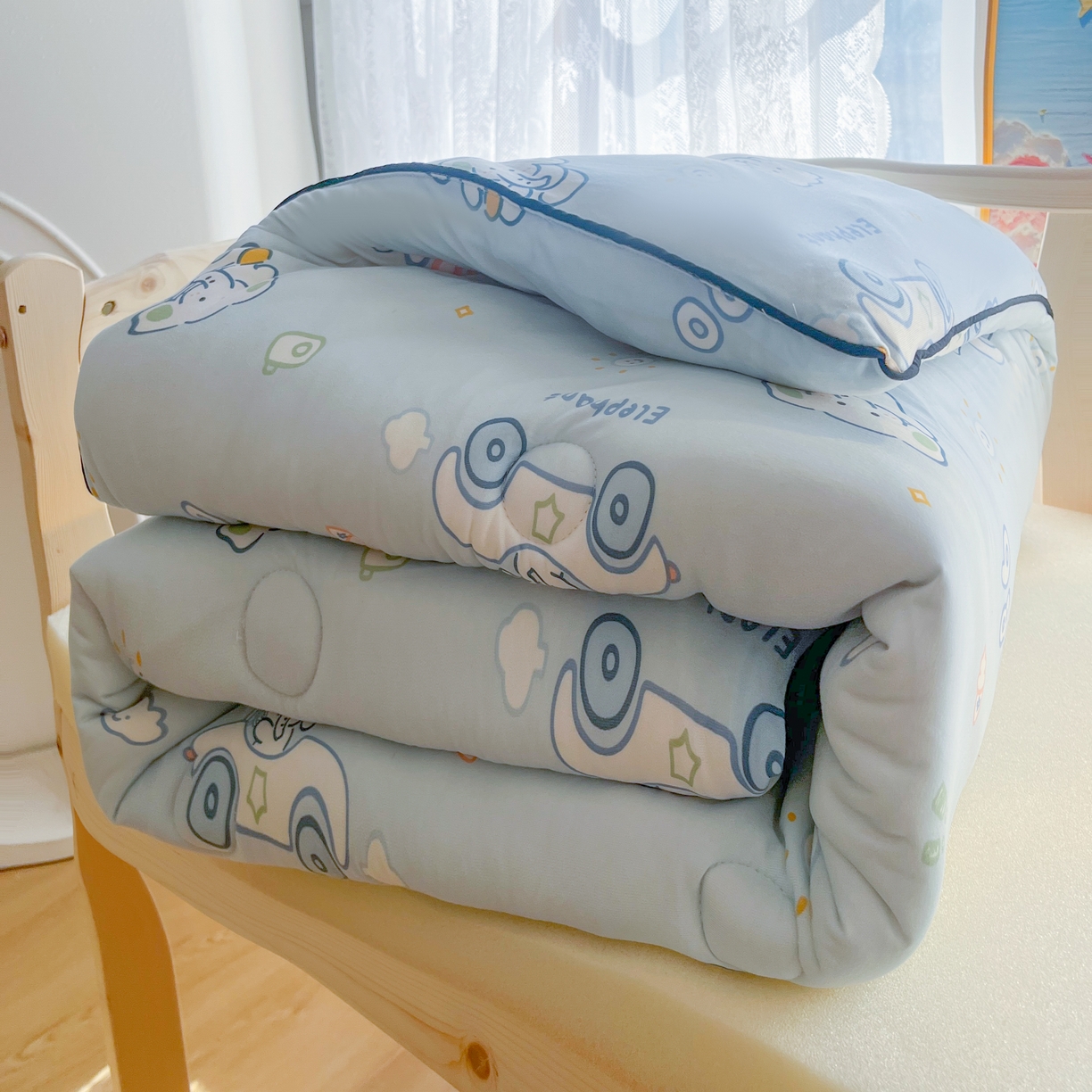 91家纺网 家纺一手货源 找家纺 小叮当家纺仓储工厂店 2026新款（全花型全花型大货 不断货）宝宝被子豆豆绒牛奶针织棉被子儿童被子豆豆被大豆被春秋被秋冬被 牛奶针织被-汽车小象