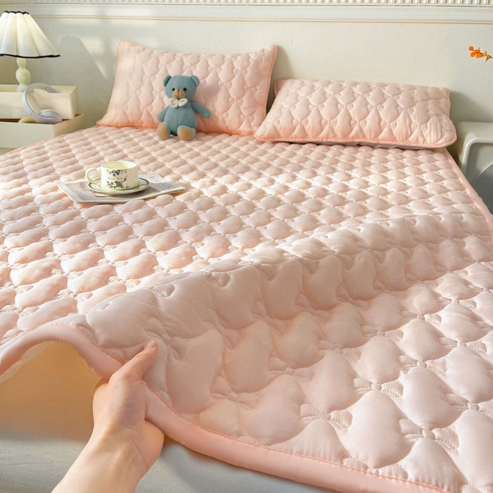 91家纺网 家纺一手货源 找家纺 LIFE.丽芙 2025新款水洗原棉单件蝴蝶结绗缝夹棉床褥垫子三件套 蝴蝶结床褥垫-奶油粉