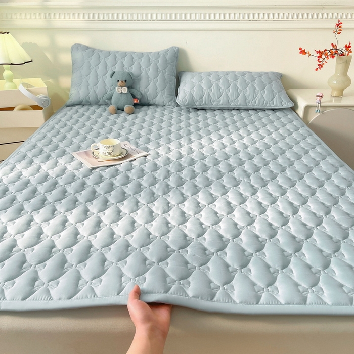 91家纺网 家纺一手货源 找家纺 LIFE.丽芙 2025新款水洗原棉单件蝴蝶结绗缝夹棉床褥垫子三件套 蝴蝶结床褥垫-海青