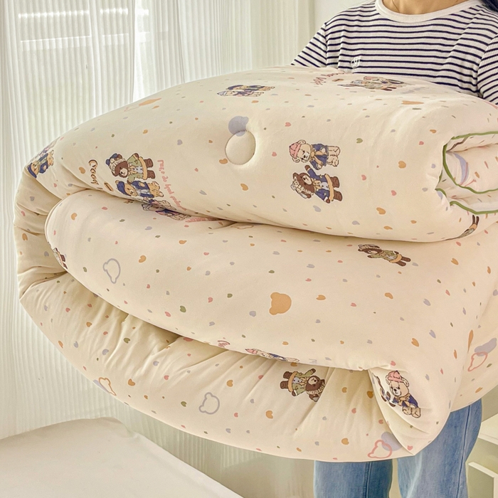 91家纺网 家纺一手货源 找家纺 小叮当家纺仓储工厂店 2026新款（全花型全花型大货 不断货）宝宝被子豆豆绒牛奶针织棉被子儿童被子豆豆被大豆被春秋被秋冬被 牛奶针织被-三只小熊