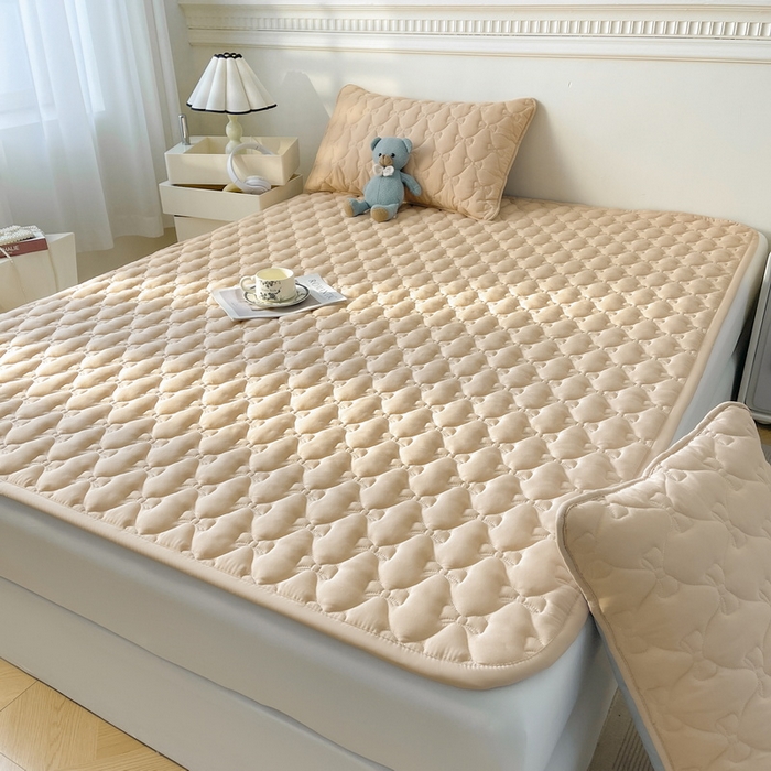 91家纺网 家纺一手货源 找家纺 LIFE.丽芙 2025新款水洗原棉单件蝴蝶结绗缝夹棉床褥垫子三件套 蝴蝶结床褥垫-奶茶