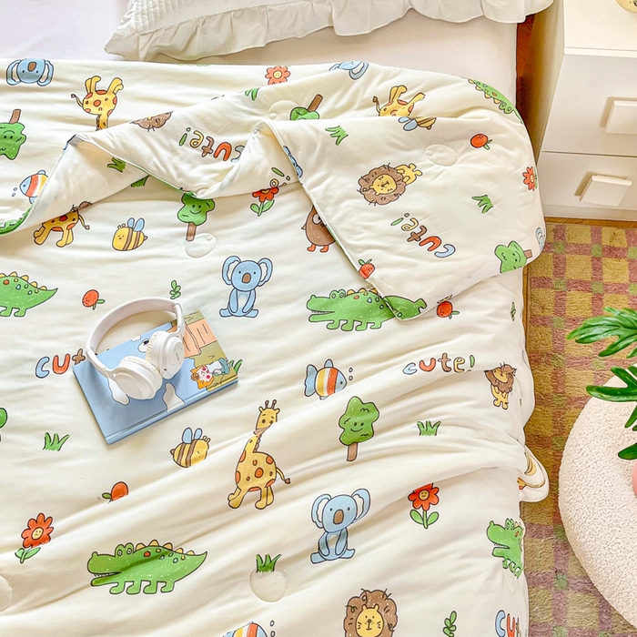 91家纺网 家纺一手货源 找家纺 小叮当家纺仓储工厂店 2026新款（全花型全花型大货 不断货）宝宝被子豆豆绒牛奶针织棉被子儿童被子豆豆被大豆被春秋被秋冬被 牛奶针织被-狮子派对