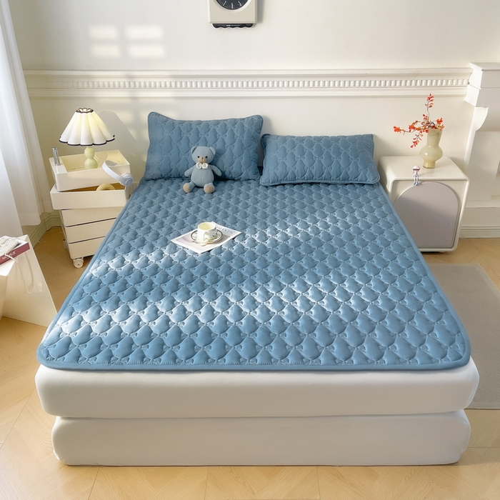 91家纺网 家纺一手货源 找家纺 LIFE.丽芙 2025新款水洗原棉单件蝴蝶结绗缝夹棉床褥垫子三件套 蝴蝶结床褥垫-宾利蓝