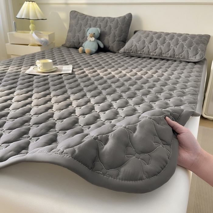 91家纺网 家纺一手货源 找家纺 LIFE.丽芙 2025新款水洗原棉单件蝴蝶结绗缝夹棉床褥垫子三件套 蝴蝶结床褥垫-高级灰