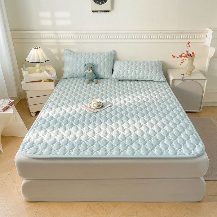 91家纺网 家纺一手货源 找家纺 LIFE.丽芙 2025新款水洗原棉单件蝴蝶结绗缝夹棉床褥垫子三件套 蝴蝶结床褥垫-天空蓝