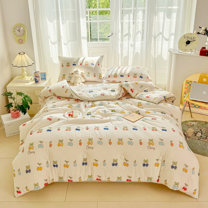 91家纺网 家纺一手货源 找家纺 小叮当家纺仓储工厂店 2026新款（全花型全花型大货 不断货）宝宝被子豆豆绒牛奶针织棉被子儿童被子豆豆被大豆被春秋被秋冬被 牛奶针织被-樱桃画