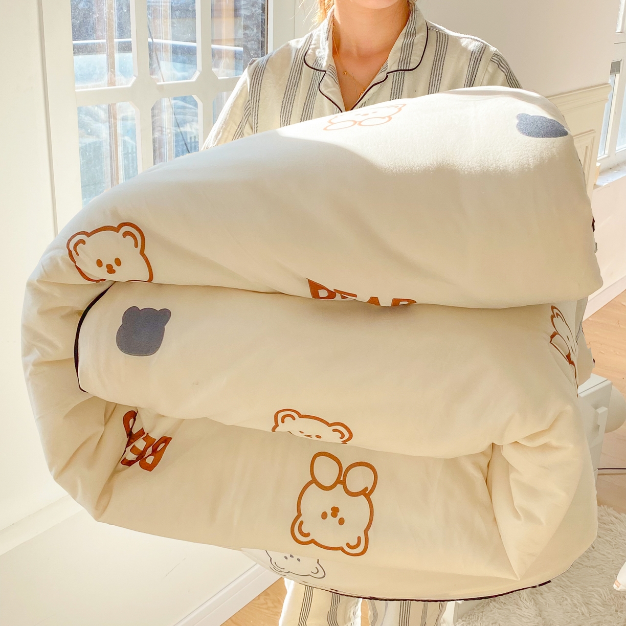 91家纺网 家纺一手货源 找家纺 小叮当家纺仓储工厂店 2026新款（全花型全花型大货 不断货）宝宝被子豆豆绒牛奶针织棉被子儿童被子豆豆被大豆被春秋被秋冬被 展示图 抱拍