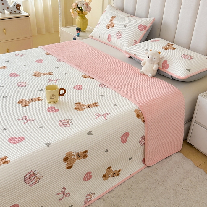 91家纺网 家纺一手货源 找家纺 （总）LIFE.丽芙 2025新款A类四季可用A版全棉数码印花B版牛奶绒单件夹棉炕盖床盖三件套