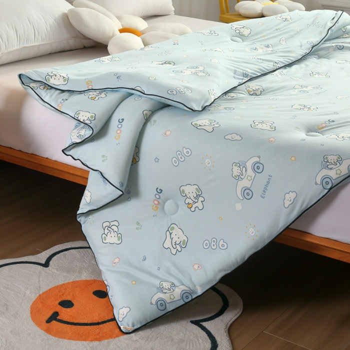 91家纺网 家纺一手货源 找家纺 小叮当家纺仓储工厂店 2026新款（全花型全花型大货 不断货）宝宝被子豆豆绒牛奶针织棉被子儿童被子豆豆被大豆被春秋被秋冬被 汽车小熊【A类针织棉面料母婴可用】