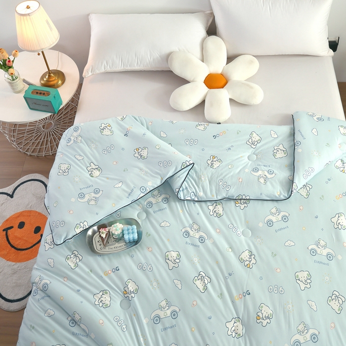 91家纺网 家纺一手货源 找家纺 小叮当家纺仓储工厂店 2026新款（全花型全花型大货 不断货）宝宝被子豆豆绒牛奶针织棉被子儿童被子豆豆被大豆被春秋被秋冬被 汽车小熊【A类针织棉面料母婴可用】