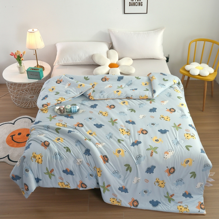 91家纺网 家纺一手货源 找家纺 小叮当家纺仓储工厂店 2026新款（全花型全花型大货 不断货）宝宝被子豆豆绒牛奶针织棉被子儿童被子豆豆被大豆被春秋被秋冬被 森林日记【A类针织棉面料母婴可用】