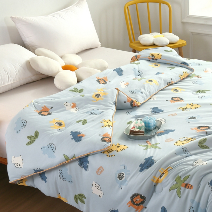 91家纺网 家纺一手货源 找家纺 小叮当家纺仓储工厂店 2026新款（全花型全花型大货 不断货）宝宝被子豆豆绒牛奶针织棉被子儿童被子豆豆被大豆被春秋被秋冬被 森林日记【A类针织棉面料母婴可用】