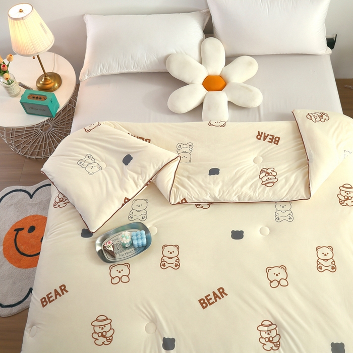 91家纺网 家纺一手货源 找家纺 小叮当家纺仓储工厂店 2026新款（全花型全花型大货 不断货）宝宝被子豆豆绒牛奶针织棉被子儿童被子豆豆被大豆被春秋被秋冬被 顽皮熊【A类针织棉面料母婴可用】