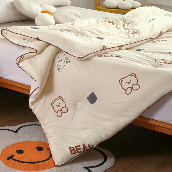 91家纺网 家纺一手货源 找家纺 小叮当家纺仓储工厂店 2026新款（全花型全花型大货 不断货）宝宝被子豆豆绒牛奶针织棉被子儿童被子豆豆被大豆被春秋被秋冬被 顽皮熊【A类针织棉面料母婴可用】