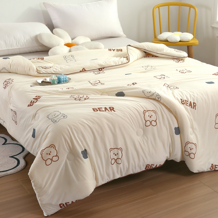 91家纺网 家纺一手货源 找家纺 小叮当家纺仓储工厂店 2026新款（全花型全花型大货 不断货）宝宝被子豆豆绒牛奶针织棉被子儿童被子豆豆被大豆被春秋被秋冬被 顽皮熊【A类针织棉面料母婴可用】