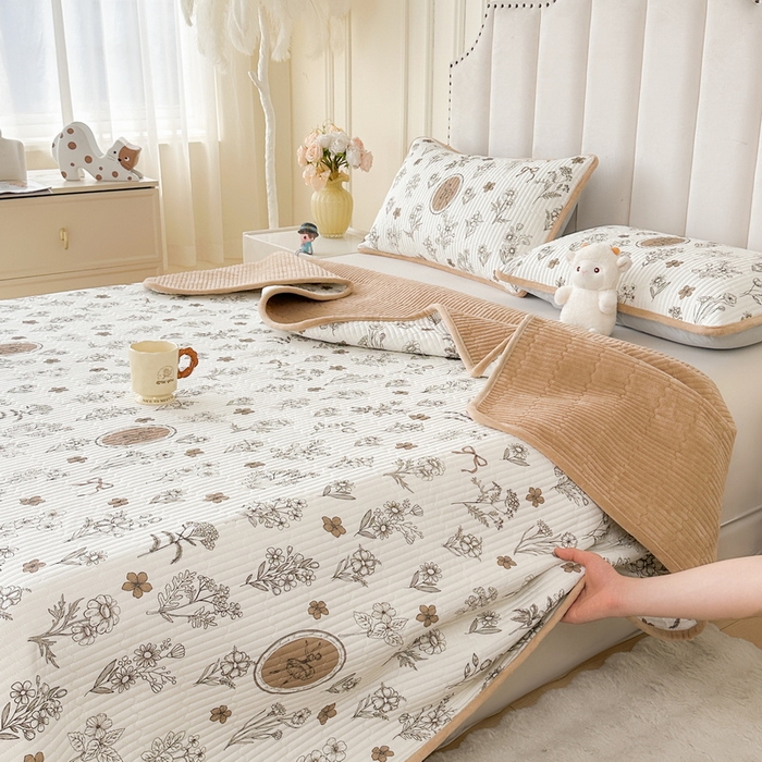 91家纺网 家纺一手货源 找家纺 （总）LIFE.丽芙 2025新款A类四季可用A版全棉数码印花B版牛奶绒单件夹棉炕盖床盖三件套