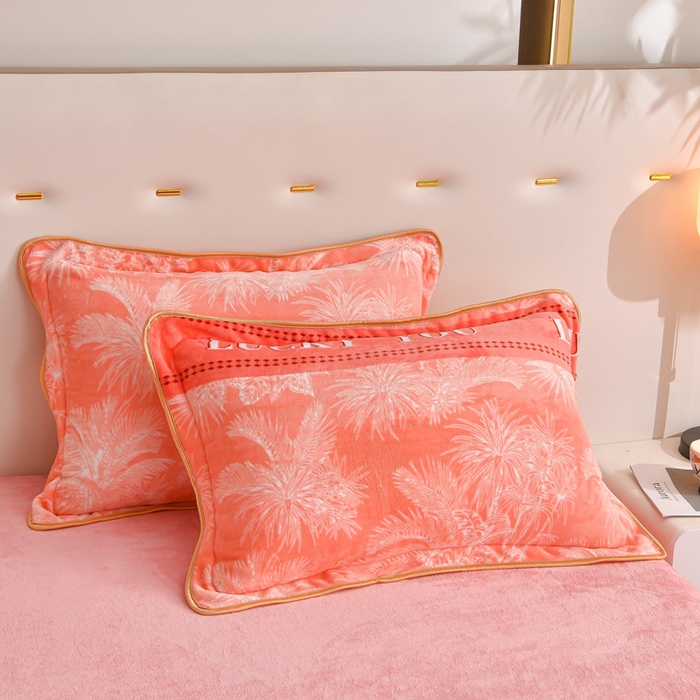 91家纺网 家纺一手货源 找家纺 （总）仟岸家纺 2025新款高克重床裙款印花牛奶绒四件套