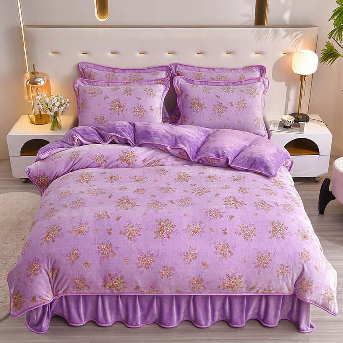 91家纺网 家纺一手货源 找家纺 （总）仟岸家纺 2025新款高克重床裙款印花牛奶绒四件套