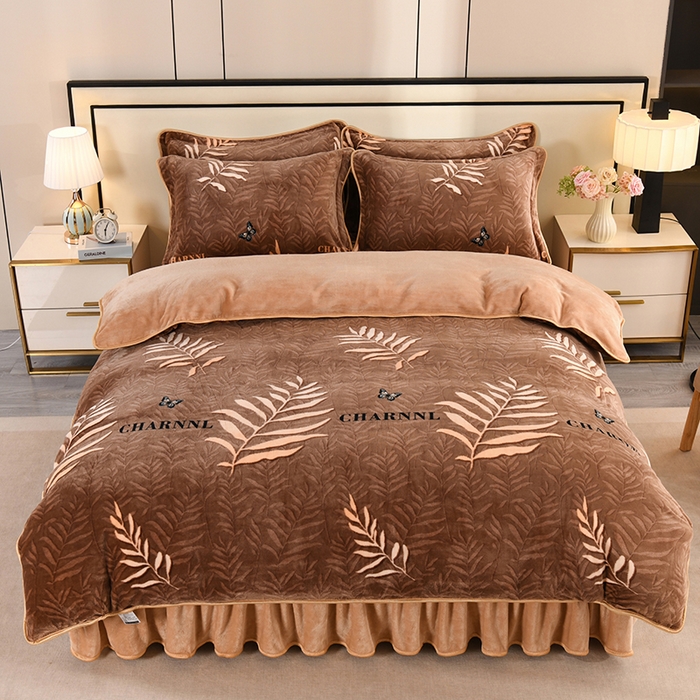 91家纺网 家纺一手货源 找家纺 （总）仟岸家纺 2025新款高克重床裙款印花牛奶绒四件套