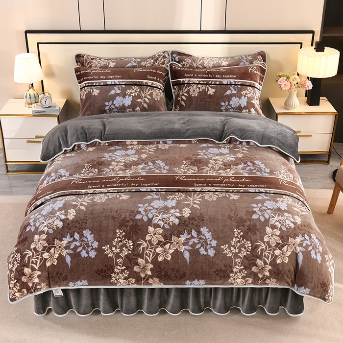 91家纺网 家纺一手货源 找家纺 （总）仟岸家纺 2025新款高克重床裙款印花牛奶绒四件套