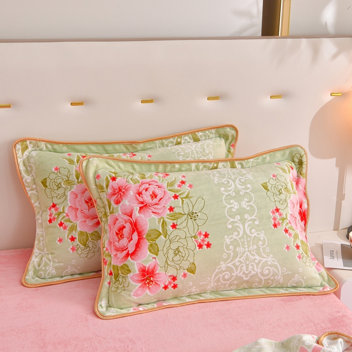 91家纺网 家纺一手货源 找家纺 仟岸家纺 2025新款高克重床裙款印花牛奶绒四件套 繁花