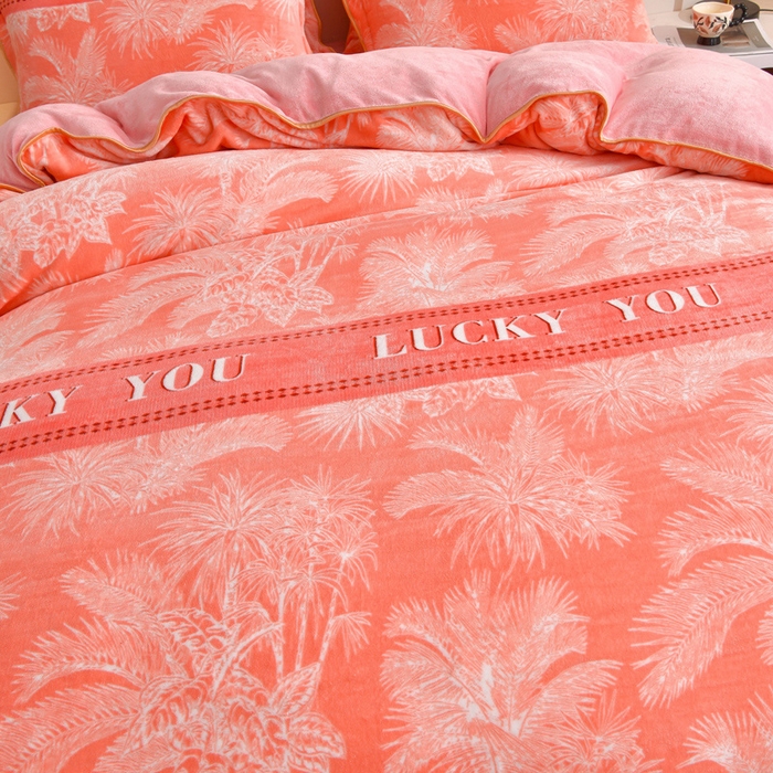 91家纺网 家纺一手货源 找家纺 （总）仟岸家纺 2025新款高克重床裙款印花牛奶绒四件套