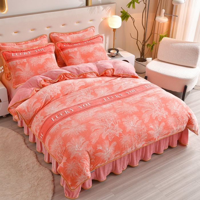 91家纺网 家纺一手货源 找家纺 （总）仟岸家纺 2025新款高克重床裙款印花牛奶绒四件套