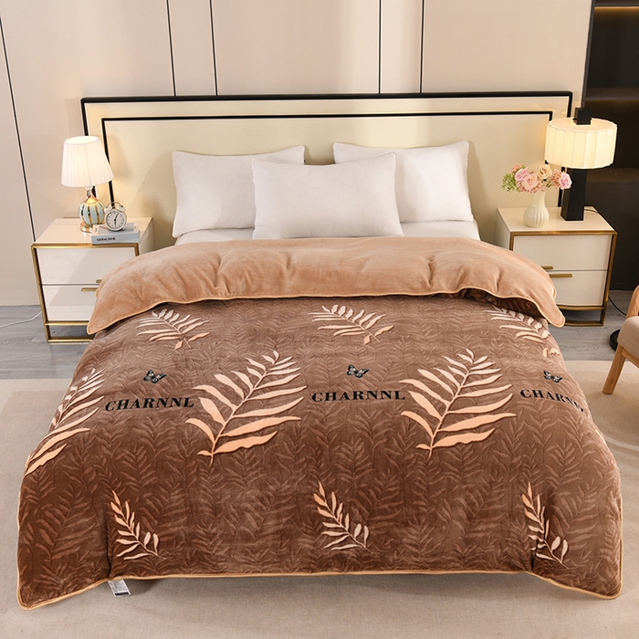 91家纺网 家纺一手货源 找家纺 仟岸家纺 2025新款高克重床裙款印花牛奶绒四件套 羽叶