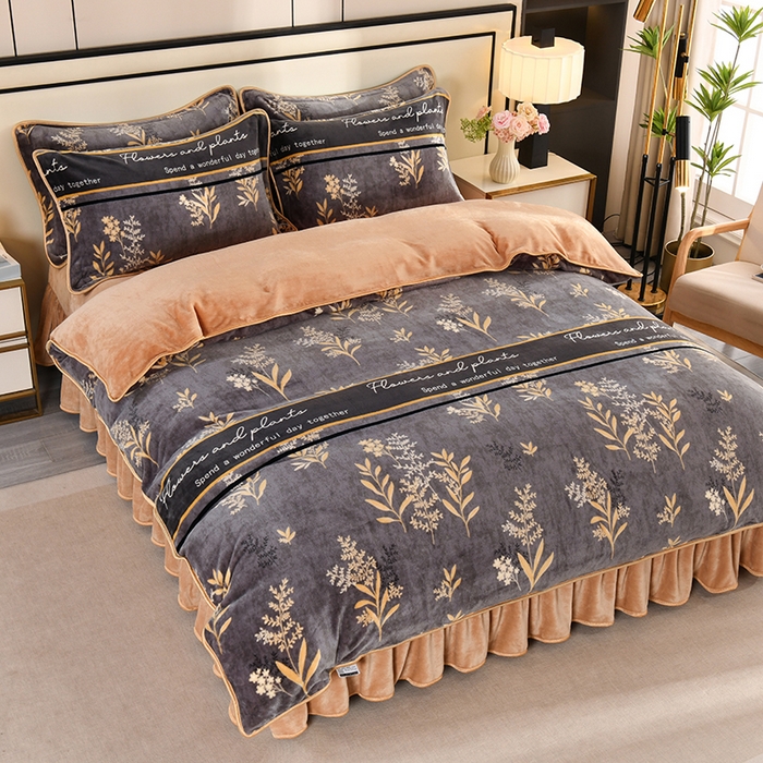 91家纺网 家纺一手货源 找家纺 仟岸家纺 2025新款高克重床裙款印花牛奶绒四件套 秋意浓