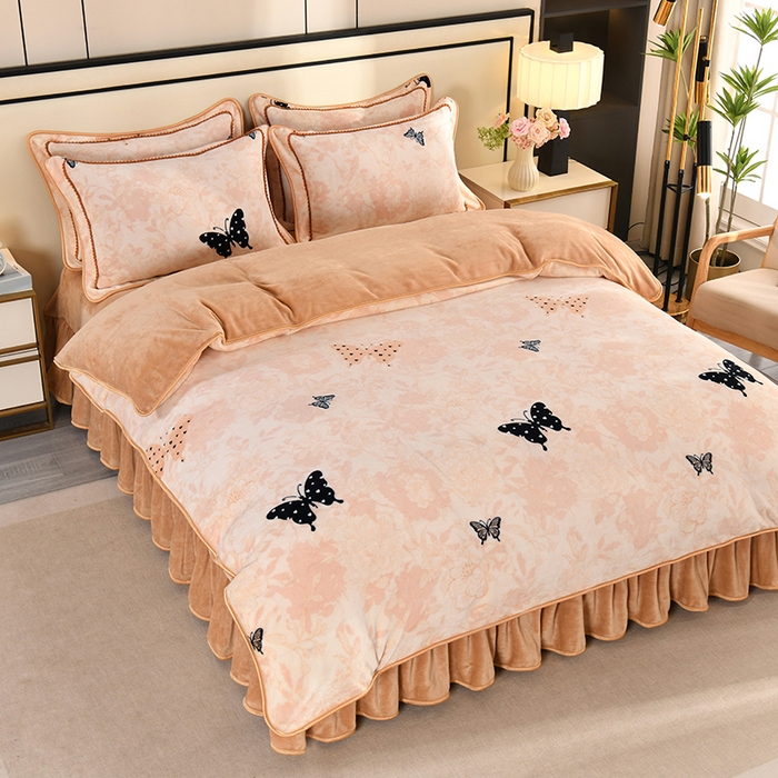 91家纺网 家纺一手货源 找家纺 仟岸家纺 2025新款高克重床裙款印花牛奶绒四件套 梦蝶