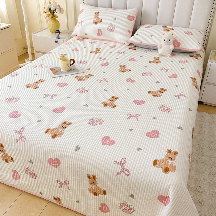 91家纺网 家纺一手货源 找家纺 LIFE.丽芙 2025新款A类四季可用A版全棉数码印花B版牛奶绒单件夹棉炕盖床盖三件套 床盖-安琪拉-粉