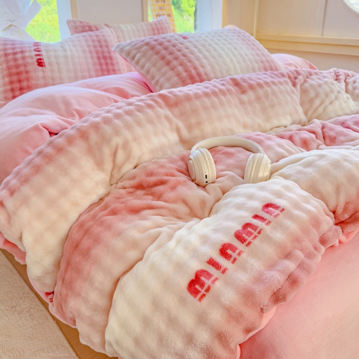 91家纺网 家纺一手货源 找家纺 （总）仟岸家纺 2025新款泡泡绒印花四件套