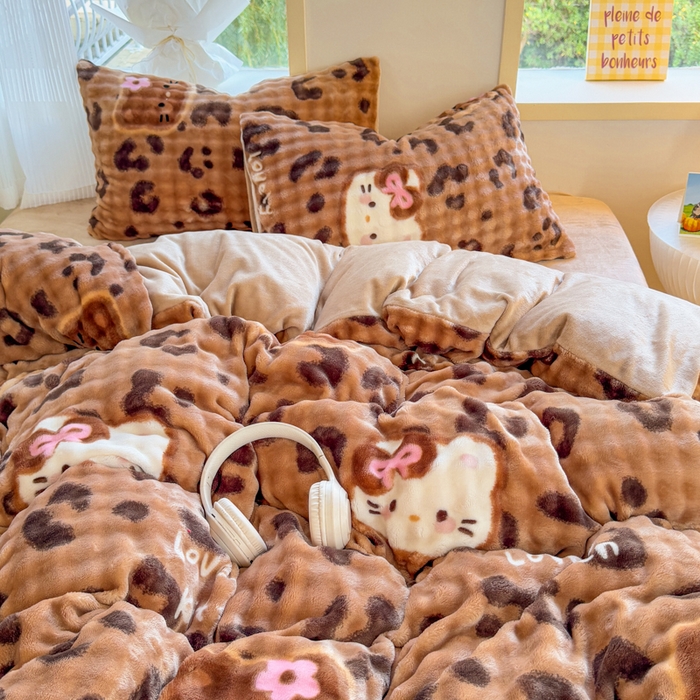 91家纺网 家纺一手货源 找家纺 仟岸家纺 2025新款泡泡绒印花四件套 豹猫