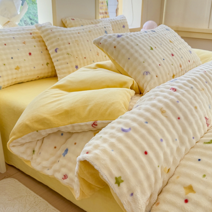 91家纺网 家纺一手货源 找家纺 仟岸家纺 2025新款泡泡绒印花四件套 幻月