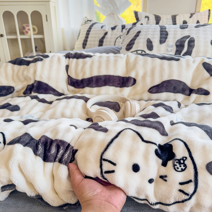 91家纺网 家纺一手货源 找家纺 仟岸家纺 2025新款泡泡绒印花四件套 奶猫