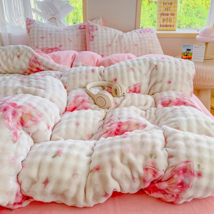 91家纺网 家纺一手货源 找家纺 仟岸家纺 2025新款泡泡绒印花四件套 蝶粉