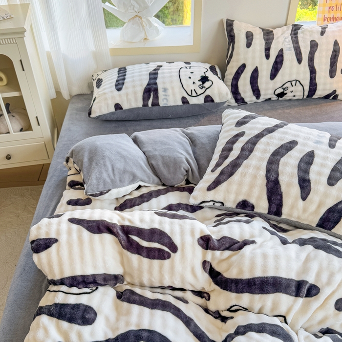 91家纺网 家纺一手货源 找家纺 仟岸家纺 2025新款泡泡绒印花四件套 奶猫