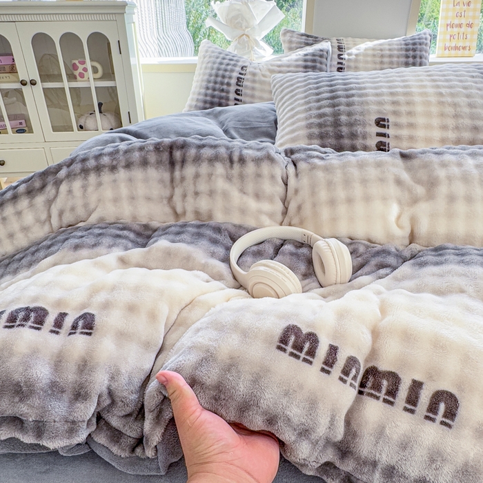 91家纺网 家纺一手货源 找家纺 仟岸家纺 2025新款泡泡绒印花四件套 高达灰