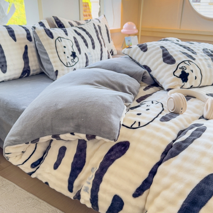 91家纺网 家纺一手货源 找家纺 仟岸家纺 2025新款泡泡绒印花四件套 奶猫