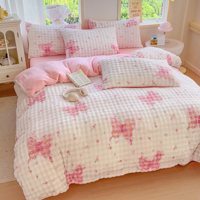 91家纺网 家纺一手货源 找家纺 仟岸家纺 2025新款泡泡绒印花四件套 蝶粉