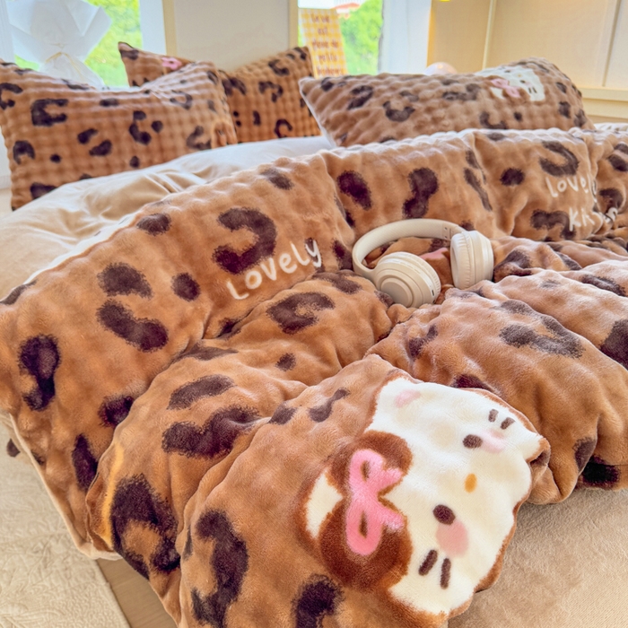 仟岸家纺 2025新款泡泡绒印花四件套 豹猫