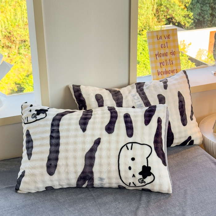 91家纺网 家纺一手货源 找家纺 仟岸家纺 2025新款泡泡绒印花四件套 奶猫