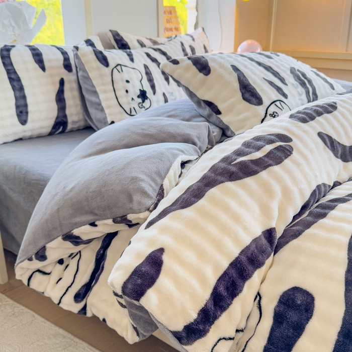 91家纺网 家纺一手货源 找家纺 仟岸家纺 2025新款泡泡绒印花四件套 奶猫