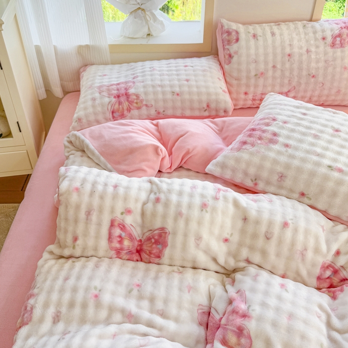 91家纺网 家纺一手货源 找家纺 仟岸家纺 2025新款泡泡绒印花四件套 蝶粉