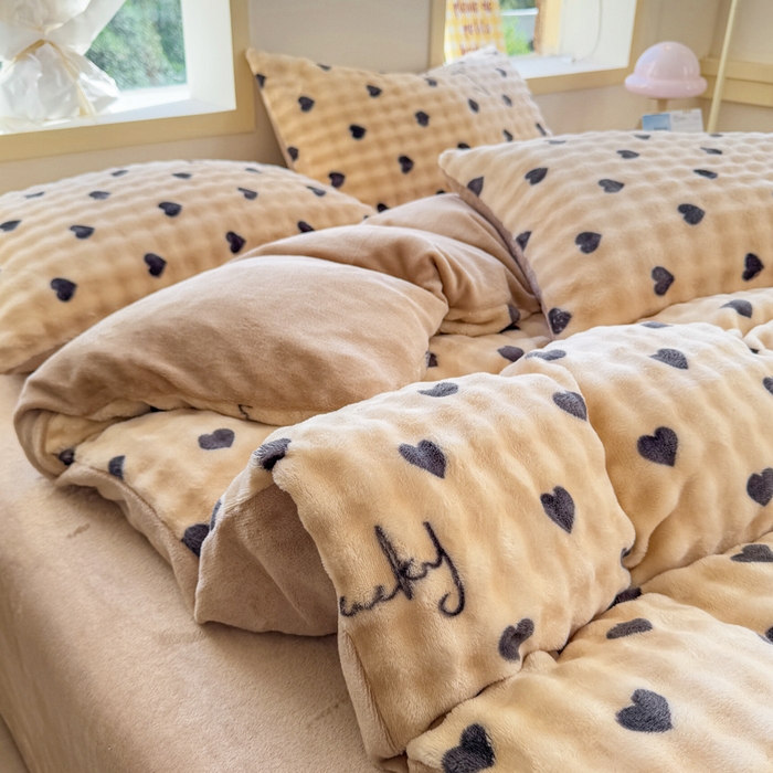 91家纺网 家纺一手货源 找家纺 仟岸家纺 2025新款泡泡绒印花四件套 黑A