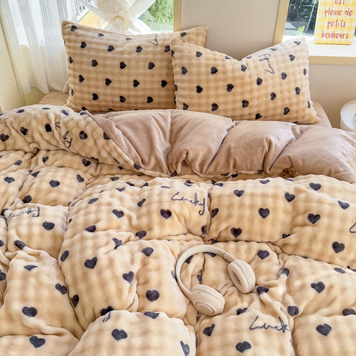 91家纺网 家纺一手货源 找家纺 仟岸家纺 2025新款泡泡绒印花四件套 黑A