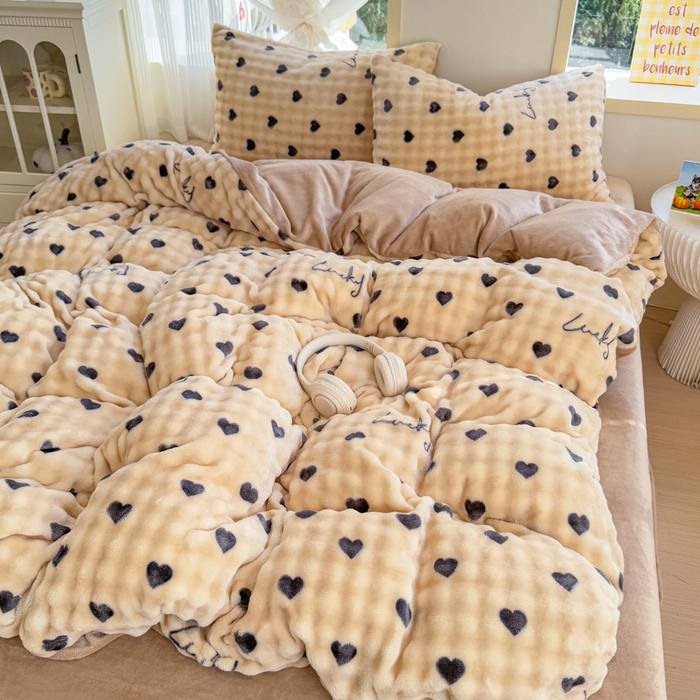 91家纺网 家纺一手货源 找家纺 仟岸家纺 2025新款泡泡绒印花四件套 黑A