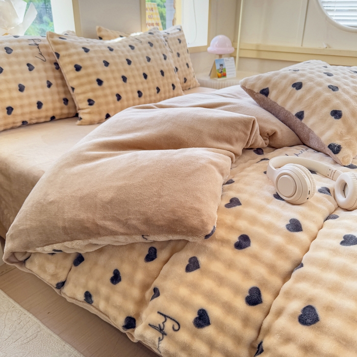 91家纺网 家纺一手货源 找家纺 仟岸家纺 2025新款泡泡绒印花四件套 黑A